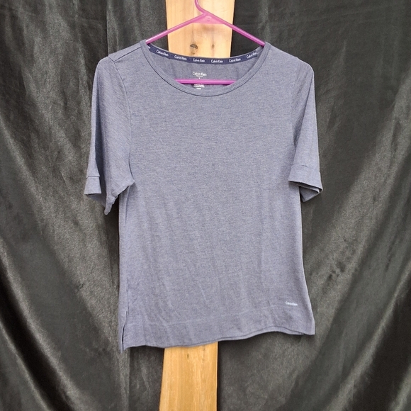 Blueish grey Calvin Klein women's size medium short sleeve w/ 3 buttons on arm - Picture 11 of 12